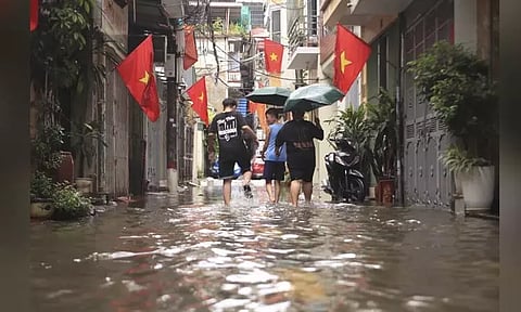 வியட்நாமில் கனமழை, வெள்ளம்; பலி எண்ணிக்கை 90 ஆக உயர்வு