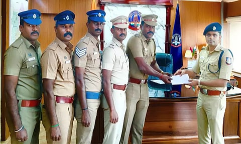 வெடிகுண்டு வழக்கில் தலைமறைவு குற்றவாளிகளை கைது செய்த போலீசார்: தூத்துக்குடி எஸ்.பி. பாராட்டு