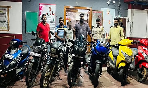 தொடர் பைக் திருட்டு: 4 இளஞ்சிறார்கள் உட்பட 5 பேர் கைது; 7 பைக்குகள் பறிமுதல்