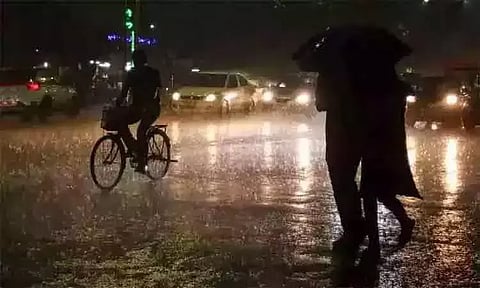 15 மாவட்டங்களில் இரவு 10 மணி வரை மழைக்கு வாய்ப்பு
