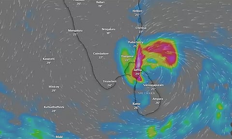 சென்னையை நோக்கி நகரும் ‘டிட்வா' புயல்.. வெளுத்து வாங்க காத்திருக்கும் கனமழை.!