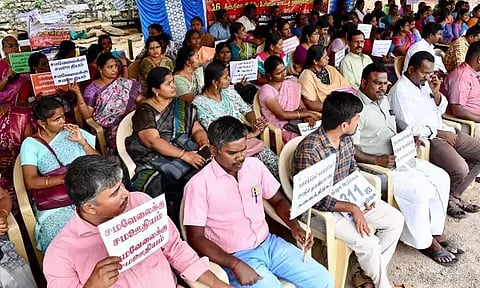 சம வேலைக்கு சம ஊதியம் கோரிக்கை; 24-ந்தேதி முதல் இடைநிலை ஆசிரியர்கள் தொடர் வேலைநிறுத்தம்