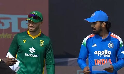 முதல் ஒருநாள் போட்டி: இந்தியாவுக்கு எதிராக தென் ஆப்பிரிக்கா பந்துவீச்சு தேர்வு