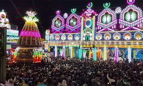 நாகூர் சந்தனக்கூடு ஊர்வலம்.. தர்காவில் சந்தனம் பூசும் வைபவம்