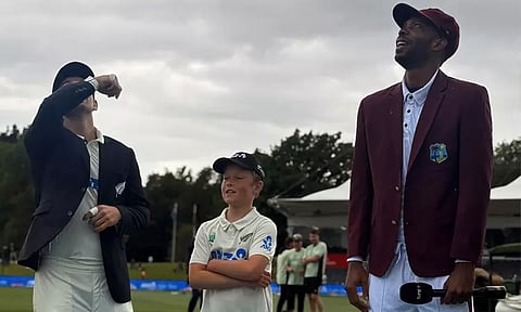 முதல் டெஸ்ட்: நியூசிலாந்துக்கு எதிராக வெஸ்ட் இண்டீஸ் பந்துவீச்சு தேர்வு