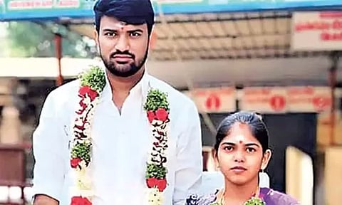 வரதட்சணை கொடுமை: ஐஏஎஸ் அதிகாரியின் மகள் தற்கொலை