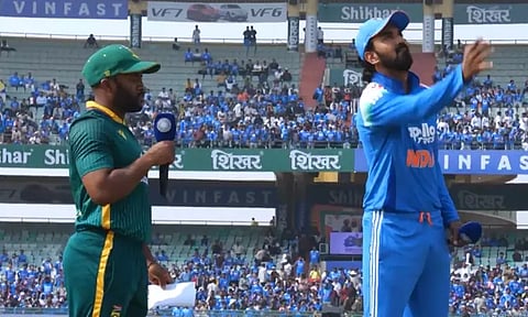 2வது ஒருநாள் போட்டி: இந்தியாவுக்கு எதிராக தென் ஆப்பிரிக்கா பந்துவீச்சு தேர்வு