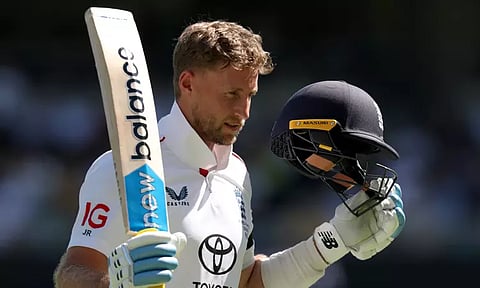 ஆஷஸ் 2-வது டெஸ்ட்: முதல் இன்னிங்சில் இங்கிலாந்து 334 ரன்களில் ஆல் அவுட்