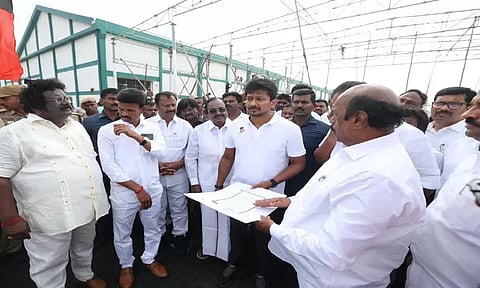 தி.மு.க. இளைஞரணி மண்டல கூட்ட ஏற்பாடு: உதயநிதி ஸ்டாலின் ஆய்வு