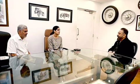 Kamal Haasan meets AVM Saravanan's family and offers condolences