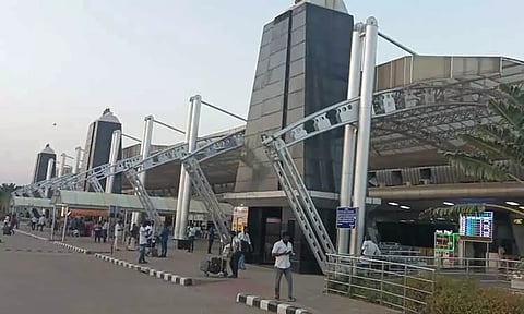 திருச்சி விமான நிலையத்தில் ரூ.2.5 கோடி உயர்ரக போதைப்பொருள் பறிமுதல் - பெண் பயணியிடம் விசாரணை