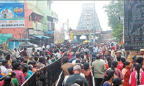 ஆதிபுரீஸ்வரர் கவசம் திறப்பு: விடிய விடிய காத்திருந்து பக்தர்கள் சாமி தரிசனம் - இன்று மாலை நிறைவடைகிறது