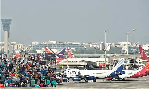 இண்டிகோ விமான சேவை பாதிப்பு: பல மடங்கு உயர்ந்த விமான டிக்கெட் விலை
