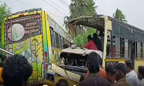 மன்னார்குடியில் பேருந்துகள் நேருக்கு நேர் மோதி விபத்து: 20-க்கும் மேற்பட்டோர் காயம்