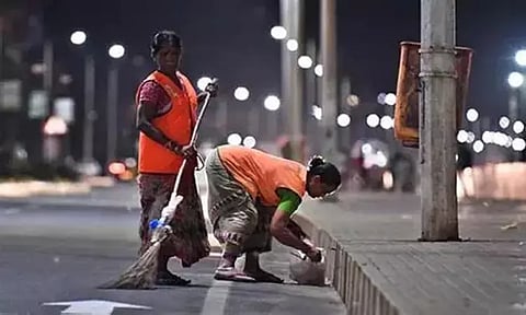 தூய்மை பணியாளர்களை பணி செய்யவிடாமல் தடுத்தால் புகார் தெரிவிக்கலாம்: சென்னை மாநகராட்சி