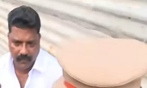 புதுவையில் விஜய் கூட்டத்திற்கு துப்பாக்கியுடன் வந்த நபரால் பரபரப்பு