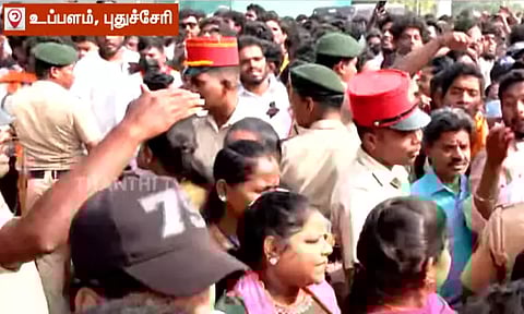 புதுவையில் விஜய்யின் தவெக மக்கள் சந்திப்பு கூட்டம்: தொண்டர்கள் முண்டியடிப்பு