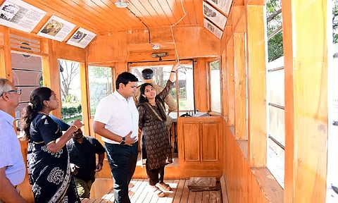 சென்னை விக்டோரியா பொது அரங்கம் புனரமைப்பு பணிகள்: மாநகராட்சி மேயர் பிரியா ஆய்வு