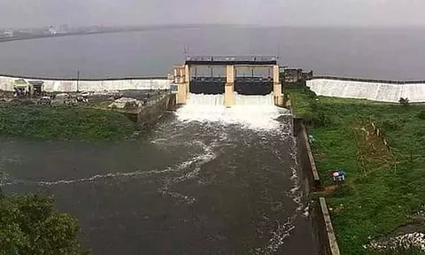 2வது நாளாக முழு கொள்ளளவில் நீடிக்கும் புழல் ஏரி