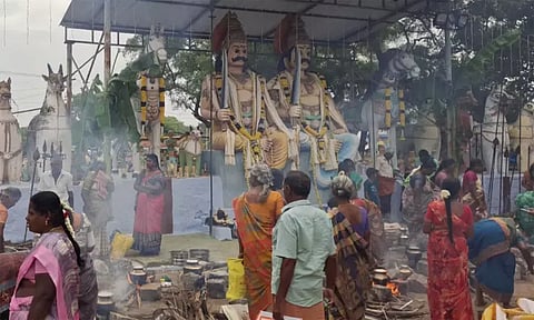 அரசம்பாளையம் பட்டாலி மகாமாரியம்மன் கோவிலில் பொங்கல் வைத்து வழிபாடு