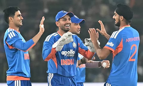 டி20 கிரிக்கெட்: ஒரு கேட்ச்சில் தோனியின் வரலாற்று சாதனையை தவறவிட்ட ஜிதேஷ் சர்மா