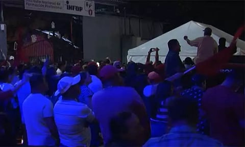 ஹோண்டுராஸ் அதிபர் தேர்தல் வாக்கு எண்ணிக்கையில் முறைகேடு நடந்ததாக குற்றச்சாட்டு - தலைநகரில் போராட்டம்