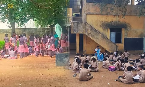 சிலை வைப்பது முக்கியமா அல்லது அரசுப் பள்ளிகளுக்கு கட்டிடங்கள் முக்கியமா? - அண்ணாமலை கேள்வி