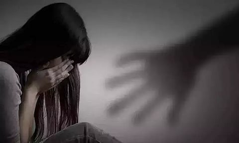 சென்னை: பஸ்சுக்காக காத்திருந்த சிறுமி பாலியல் வன்கொடுமை