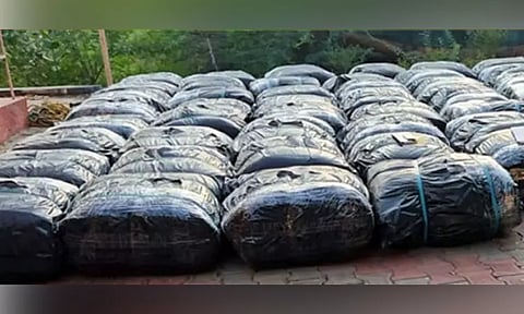 தூத்துக்குடியில் இருந்து இலங்கைக்கு கடத்த முயன்ற ரூ.70 லட்சம் மதிப்புள்ள பீடி இலைகள் பறிமுதல்