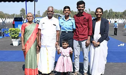 தடைகளை தகர்த்து விமானப்படையில் அதிகாரியாக பதவியேற்ற நெல்லை இளம்பெண் ஆர்.பொன்ஷர்மினி