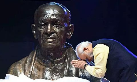 சர்தார் வல்லபாய் பட்டேல் நினைவு தினம்: பிரதமர் மோடி அஞ்சலி