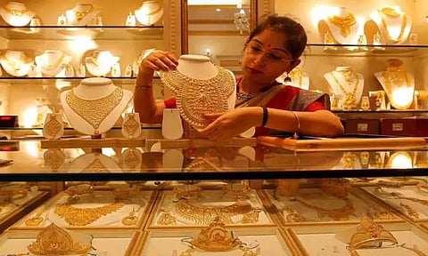 சர்வதேச அளவில் முதலீடுகள் அதிகரிப்பு: தங்கத்தின் விலை மேலும் உயர வாய்ப்பு