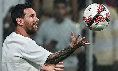 டெல்லியில் கால்பந்து ஜாம்பவான் மெஸ்சி.. அதிரும் அருண் ஜெட்லி மைதானம்