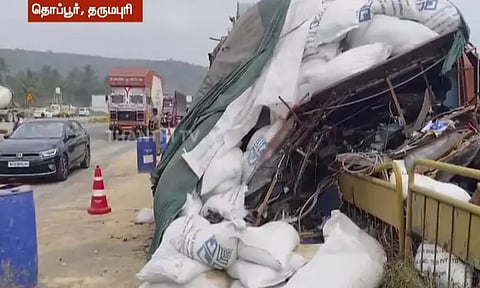 கார், பைக் மீது லாரி மோதியதில் 4 பேர் பலி - தர்மபுரியில் சோகம்