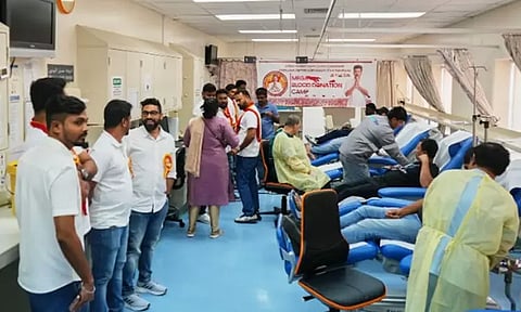 பஹ்ரைனில் விஜய் மக்கள் இயக்கத்துடன் இணைந்து ரத்த தானம் செய்த த.வெ.க.வினர்