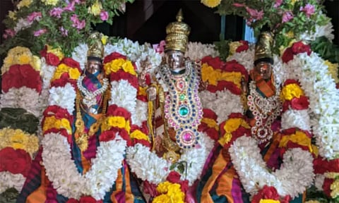 மொண்டிபாளையம்,ஸ்ரீதேவி பூதேவி சமேத வெங்கடேச பெருமாள்.