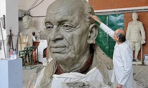 படேல் சிலையை உருவாக்கிய சிற்பி ராம் வி சுதார் மறைவு: பிரதமர், ஜனாதிபதி இரங்கல்