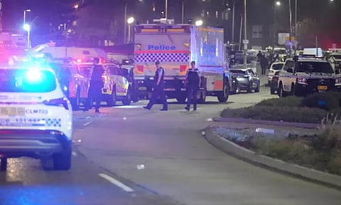 துப்பாக்கி சூட்டில் 16 பேர் பலி: கோமாவில் இருந்து மீண்ட பயங்கரவாதி ஆஸ்திரேலிய கோர்ட்டில் ஆஜர்