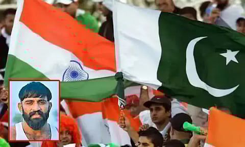 இந்திய அணிக்காக விளையாடிய பாகிஸ்தான் வீரர்