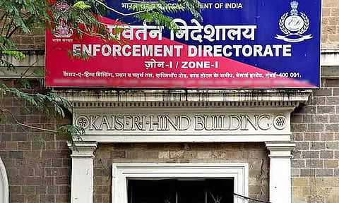 டெல்லி உள்பட பல பகுதிகளில் அமலாக்கத்துறை சோதனை: ரூ. 20 கோடி மதிப்புள்ள தங்கம், வெள்ளி, பணம் பறிமுதல்