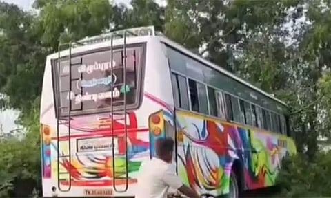 ஓடும் பேருந்தில் ஓட்டுநருக்கு திடீர் வலிப்பு - திண்டிவனம் அருகே பரபரப்பு