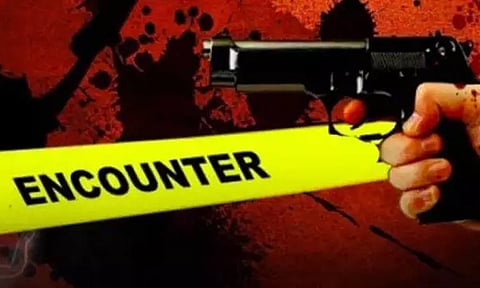 கொலை வழக்கில் தொடர்புடைய 5 பேரை சுட்டுப்பிடித்த போலீசார்