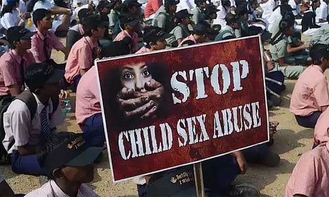 ஒடிசா: வேலை வாங்கித்தருவதாக கூறி சிறுமி பாலியல் வன்கொடுமை - அதிர்ச்சி சம்பவம்