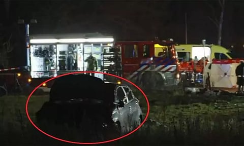 நெதர்லாந்து: கிறிஸ்துமஸ் கொண்டாட்ட அணுவகுப்பு காண கூடியிருந்தவர்கள் மீது மோதிய கார் ; 9 பேர் காயம்