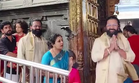 குடும்பத்துடன் திருப்பதியில் சாமி தரிசனம் செய்த நடிகர் ரிஷப் ஷெட்டி