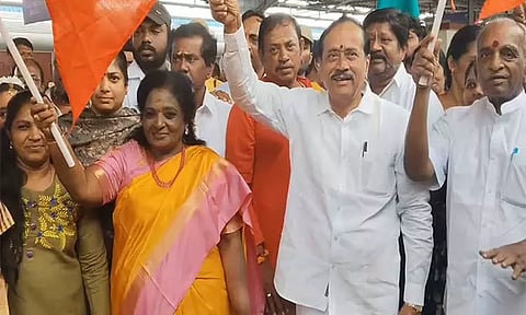 6 நாட்கள் காசி யாத்திரை - சென்னையில் இருந்து 1,300 பயணிகளுடன் புறப்பட்ட சிறப்பு ரெயில்