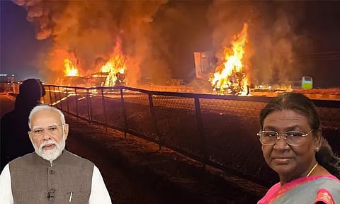 கர்நாடக பஸ் விபத்தில் 17 பேர் பலி: ஜனாதிபதி, பிரதமர் மோடி இரங்கல்