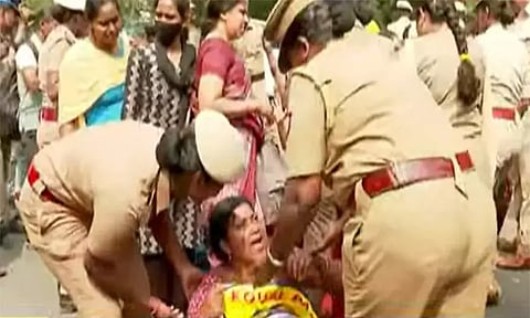 தமிழக அரசுடன் இடைநிலை ஆசிரியர்கள் பேச்சுவார்த்தை