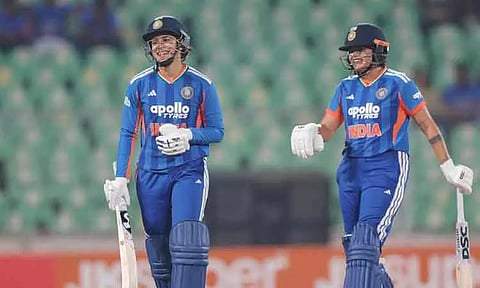 4வது டி20; ஸ்மிருதி , ஷபாலி அதிரடி..இந்திய அணி 221 ரன்கள் குவிப்பு