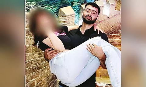 திருமணம் செய்யாமல் இளம்பெண்ணுடன் உல்லாசம்... ரூ.1 கோடி நகை, பணம் பறித்த வாலிபர்... பரபரப்பு தகவல்